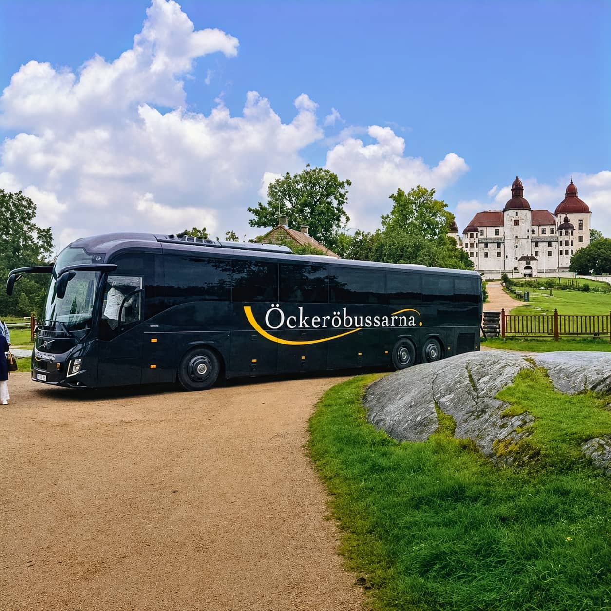 Öckeröbussarna vid vattnet